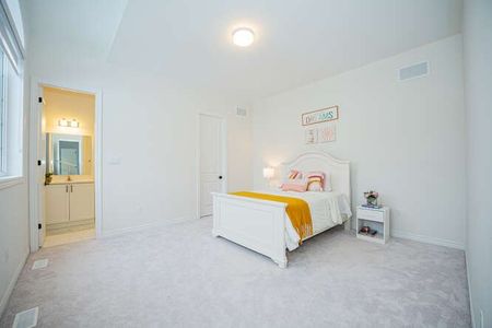For Lease - 41 Orchid Crescent, Adjala-Tosorontio, Ontario - Photo 2
