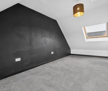 3 bedroom end of terrace house to rent - Photo 3