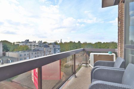 Rustig gelegen, ruim dakappartement met 2 slaapkamers nabij Cortewalle! - Photo 2