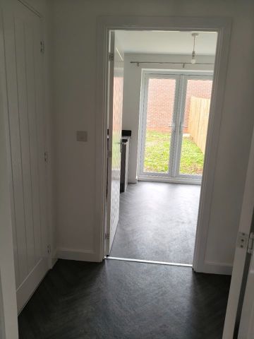 2 Bed Semi-Detached House, Audeley Way, CV6 - Photo 3