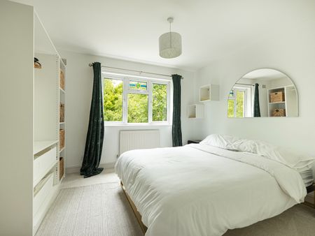 5 Bed Terraced House, Regal Close, E1 - Photo 5