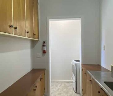 ONE BEDROOM FLAT in prime location: - Photo 4