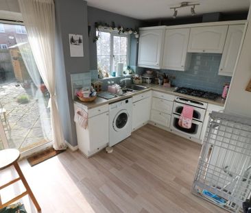 2 bedroom end of terrace house to rent - Photo 5