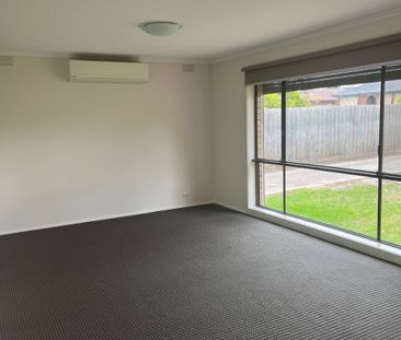 1 Ralph Avenue, ST ALBANS - Photo 2