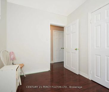 2961 LAWRENCE AVENUE E - Photo 4