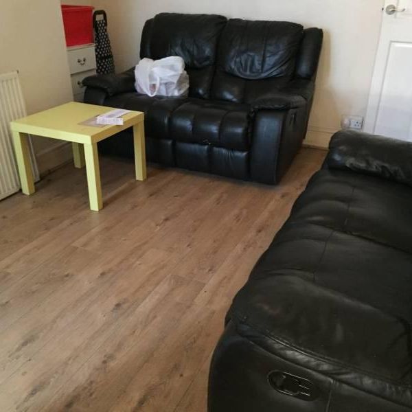 2 bedroom house to rent - Photo 1