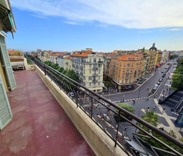 Location Appartement 2 pièces 50m² NICE 06000 - Photo 4
