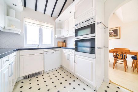 3 bedroom terraced house to rent - Photo 2