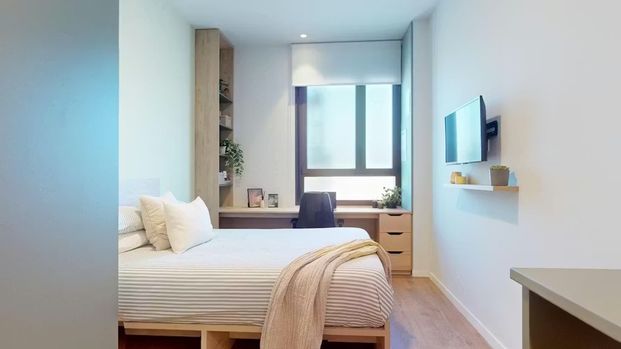 Avinguda dels Tarongers, Valencia, Valencian Community 46011 - Photo 1