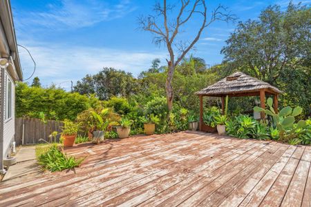 Coastal home with ocean views - Photo 4