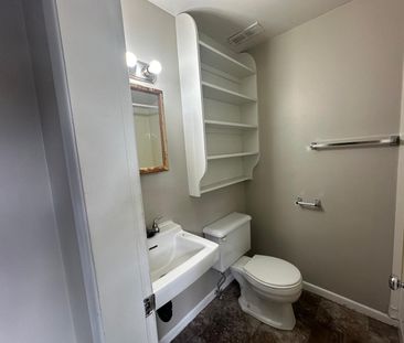 1 Bedroom Unit Available Near Hospital!! - Photo 2