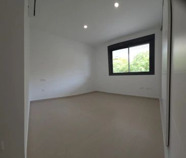 Apartamento de alquiler en Calle la Rambla de Almería, Bellavista - Photo 3