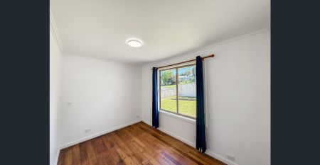 Charming Corner-Home in the Heart of Morwell - Photo 3