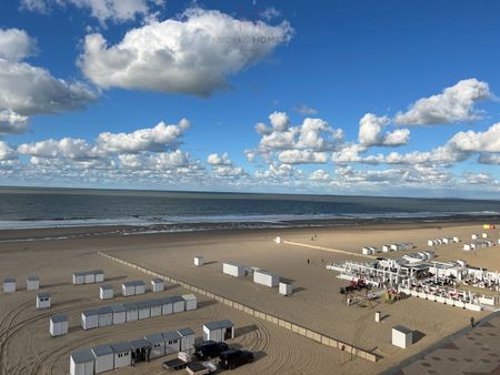 Mooi dakappartement met terras uitgevend op de Zeedijk van het Zoute - Photo 3