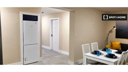 Bed for rent in 7-bedroom apartment in Phibsborough, Dublin - Photo 2