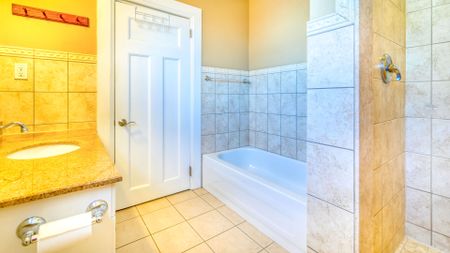 For Lease - 1110 Simcoe Street Unit# Upper #3, Oshawa, Ontario - Photo 5