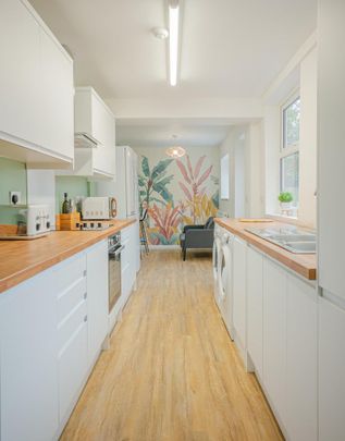 6 bedroom terraced house to rent - Photo 1