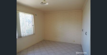 Convenient Town Centre Living. - Photo 3