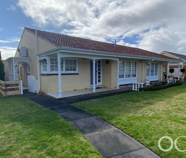 Open the Door to Space and Comfort - Photo 2