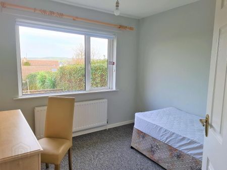 1 Dhu Varren Park South, Portrush, BT56 8HZ - Photo 3