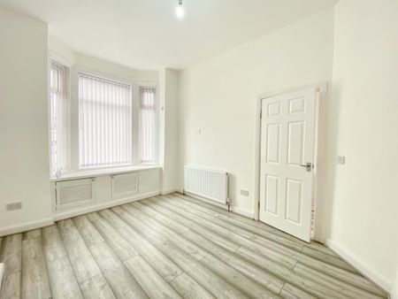 2 bedroom semi-detached house to rent - Photo 4