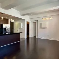 1 room apartment of 58m² in Montreal - Photo 2
