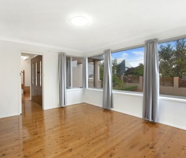 Rejuvenated Large Family Beachside Home with Water Views. Pet frien... - Photo 1