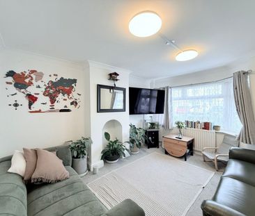 4 bed Mid Terraced House for Rent - Photo 3