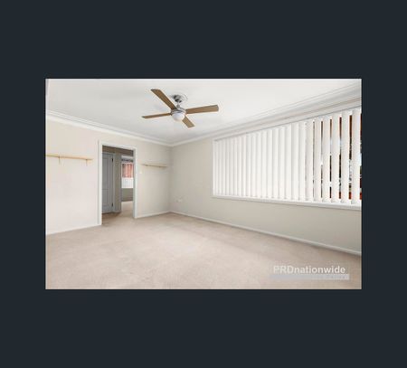 93 Lorraine Street, Peakhurst Heights, NSW 2210 - Photo 3