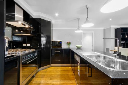 What a Home, What a Shed! - Photo 3