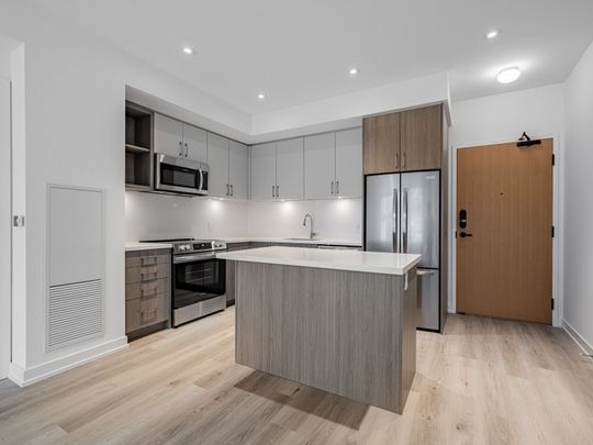 For Lease - 333 Sunseeker Avenue Unit# 113, Innisfil, Ontario - Photo 1