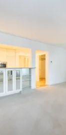 Ein Zuhause mit Charakter - Stilvolle 3-Zimmer-Wohnung in begehrter Lage in Hietzing - Photo 1