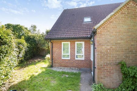 1 bedroom semi-detached house to rent - Photo 5