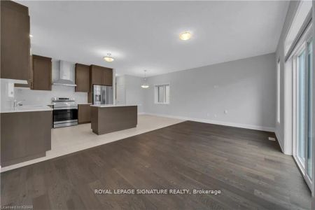 Property For Lease | X9270323 - Photo 3