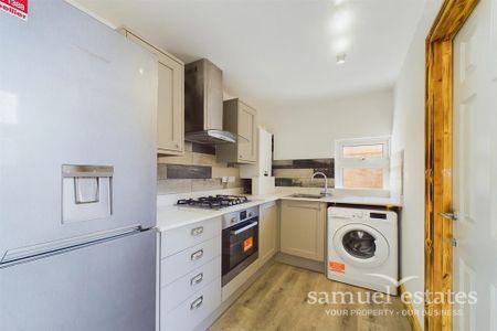 2 bedroom flat to rent - Photo 5
