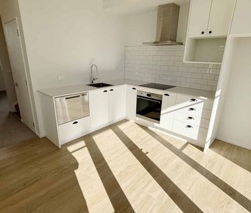 Waltham's Hidden Gem - Near new - Photo 2