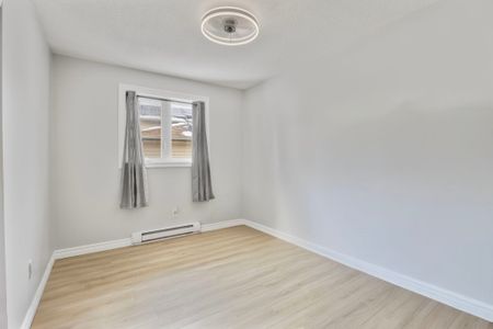 For Lease - 1014 Renaissance Drive Unit# Upper Level, Oshawa, Ontario - Photo 5