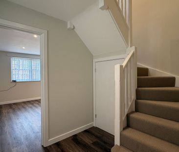 The Crescent , Taunton - Photo 3