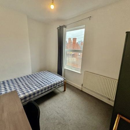 Room 1, Stanley Road, Property for rent - Photo 1