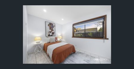 North-facing double-storey in Seabrook Primary zone, court location - Photo 4