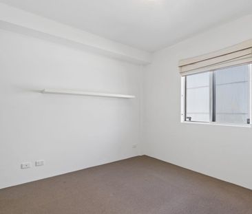 Stylish CBD Apartment in the Heart of Perth - Photo 5