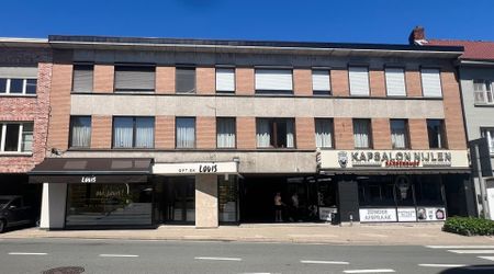 Gerenoveerd dakappartement met 2 slpk en parking - Foto 3