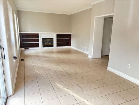 For Lease - 31 Williamson Drive, Ajax, Ontario - Photo 3