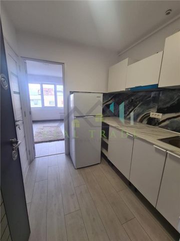 Garsoniera renovata, mobilata si utilata intrare Racadau - Fotografie 4