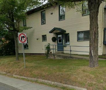 GRAND 4 1/2 à louer Rénové en 2026 - Coaticook ( 4-plex ) 1er mai 2026 - Photo 3