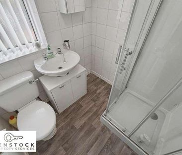 Ravenwood, Chadderton, Oldham, OL9 - Photo 3