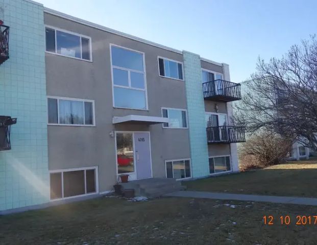 VACANT -Large Bright 2 Bedroom - Bargain! | 5 - 4015 26 Avenue S.W., Calgary - Photo 1