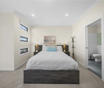 Contemporary Furnished Beachside Living - Photo 6