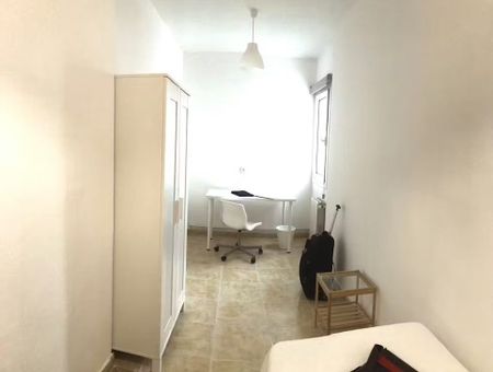 Carrer de la Portaferrissa, Barcelona, Catalonia 08002 - Photo 2