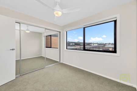 Two Bedroom + Study Townhouse! - Photo 2